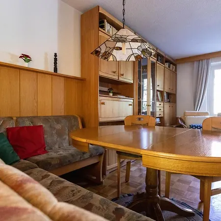 Theo 109 Apartment *