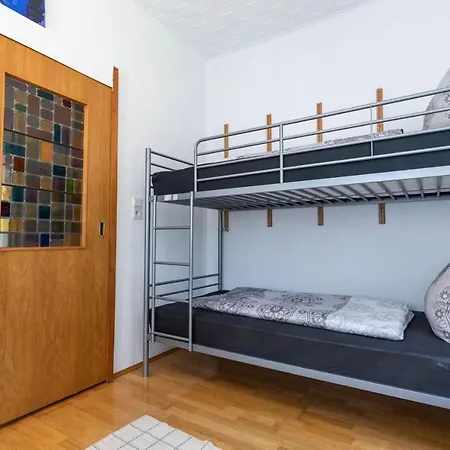 Theo 109 Apartment *